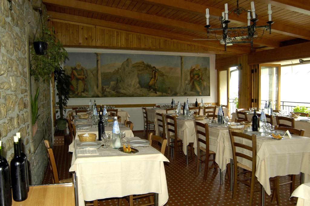 Buca Di Michelangelo Hotell Caprese Michelangelo Exteriör bild